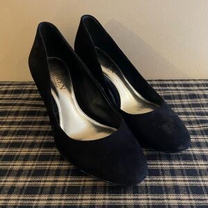LAUREN RALPH LAUREN Black Suede Round Toe Heels Size 6.5B Women's Shoes EUC #625